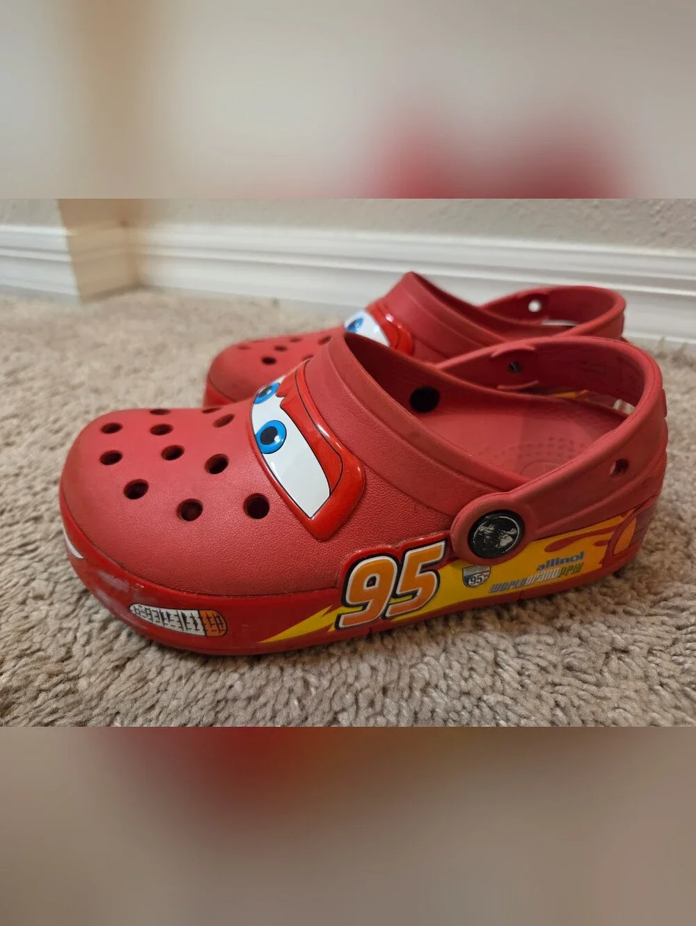 CROCS Kids Lightning McQueen Red Clogs - Picture 3 of 7